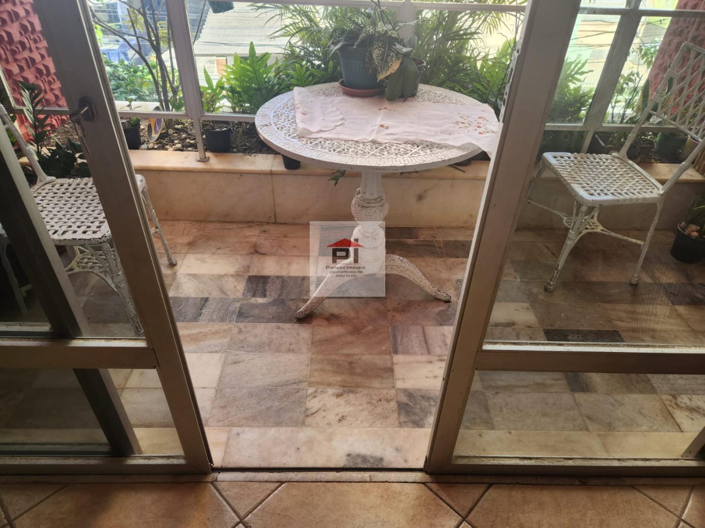 Apartamento à venda com 3 quartos, 128m² - Foto 2