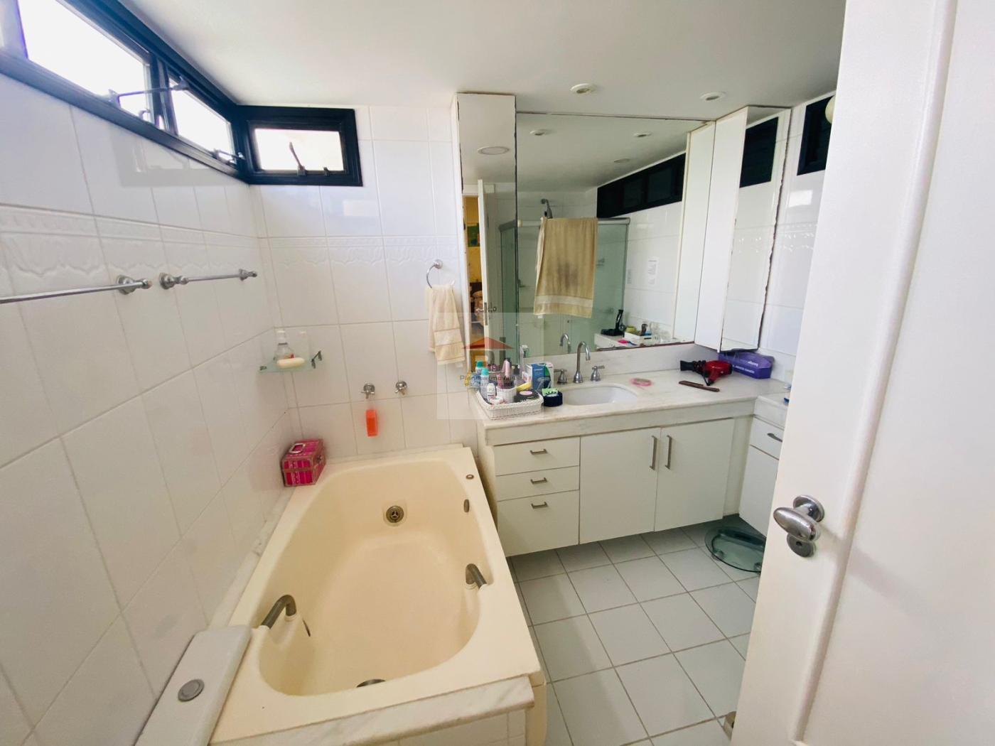 Apartamento, 4 quartos, 226 m² - Foto 7