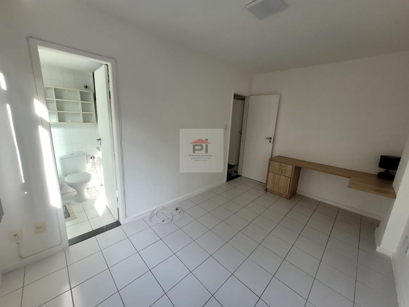 Apartamento à venda com 2 quartos, 64m² - Foto 2