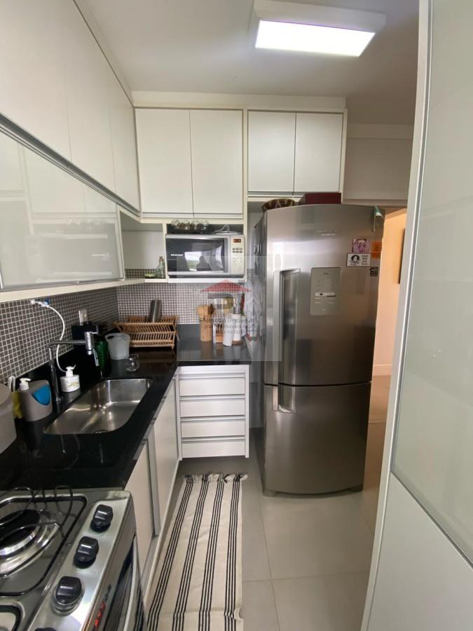 Apartamento à venda com 3 quartos, 70m² - Foto 3