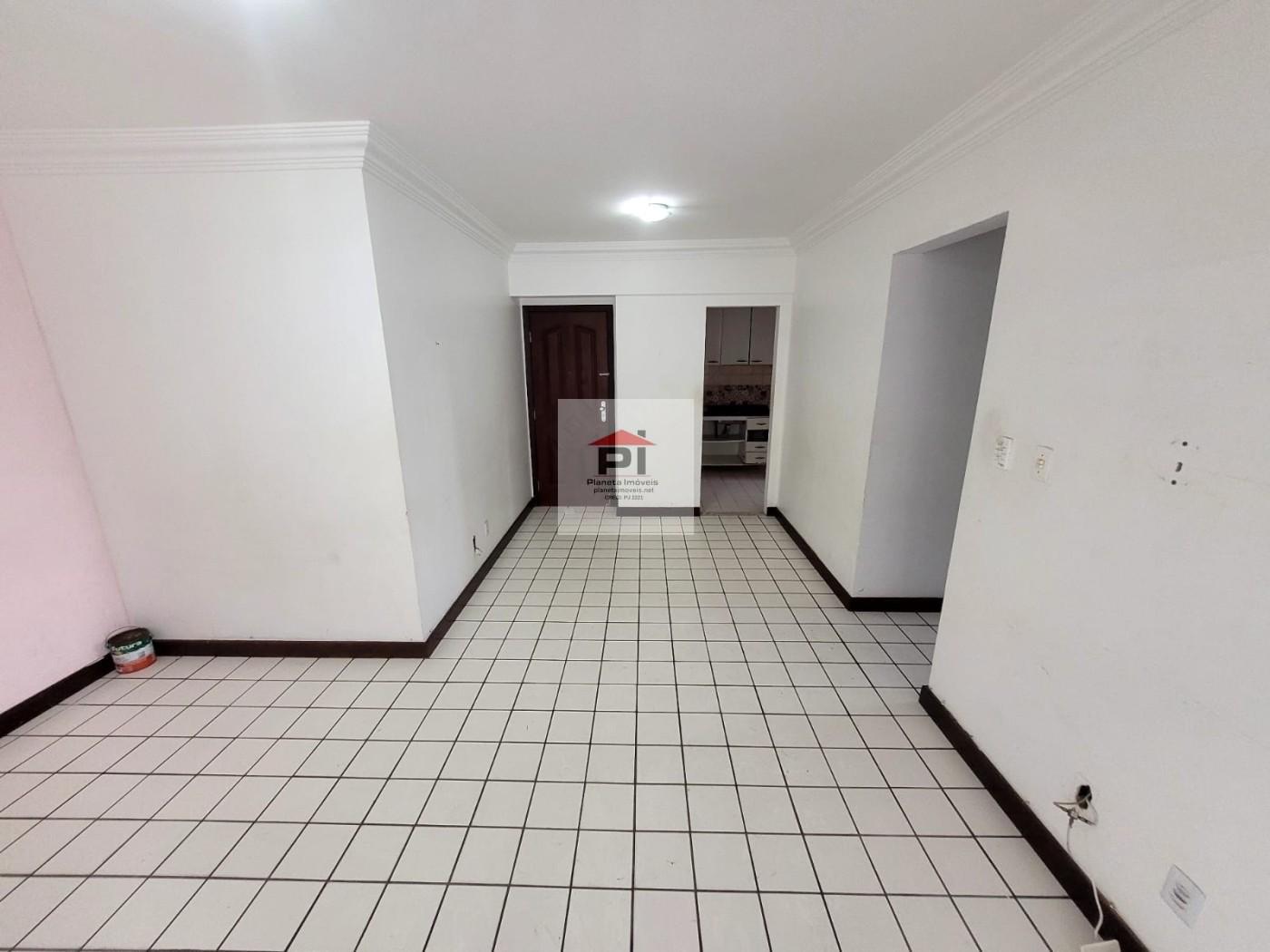 Apartamento à venda com 3 quartos, 77m² - Foto 2