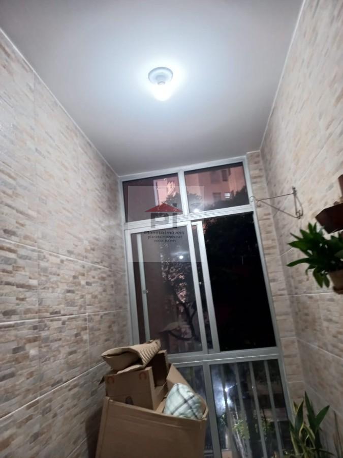 Apartamento à venda com 2 quartos, 68m² - Foto 4