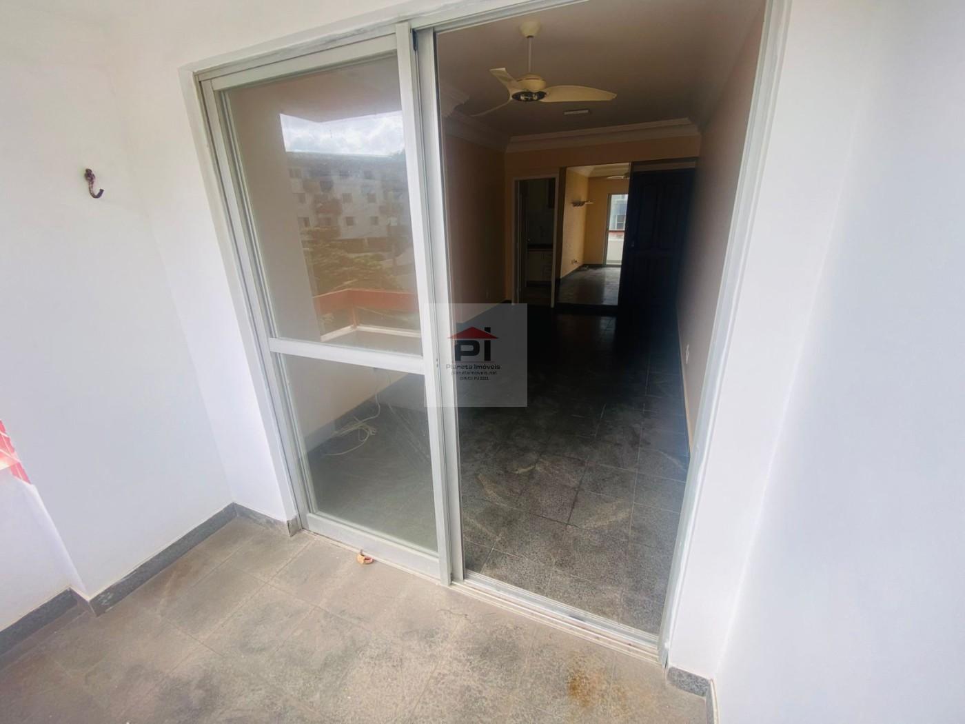 Apartamento à venda com 3 quartos, 72m² - Foto 2