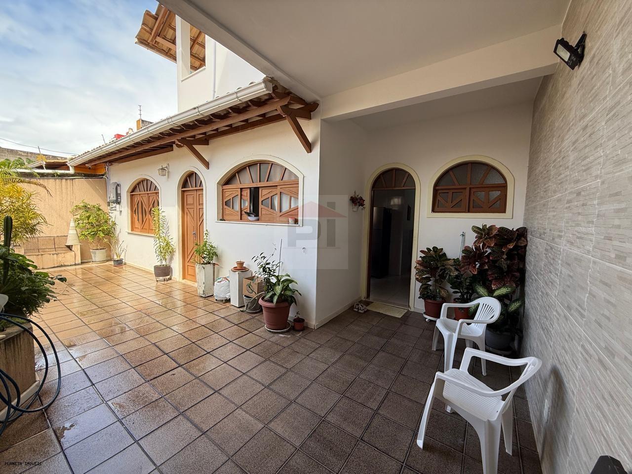 Casa, 4 quartos, 280 m² - Foto 1